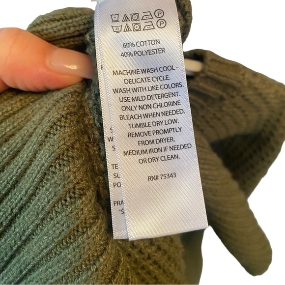 Rachel Zoe Knit Button Shoulder Sweater I Size: XS - Picture 8 of 9